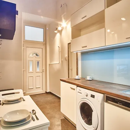 V27 | Hostaid アパート *