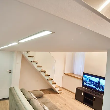 V27 | Hostaid ブダペスト