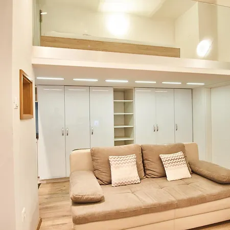 V27 | Hostaid Apartment *