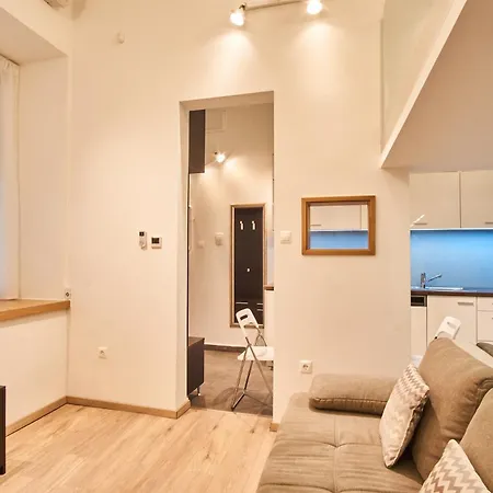 V27 | Hostaid Budapest