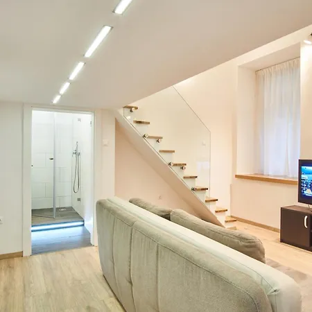 V27 | Hostaid Apartment *